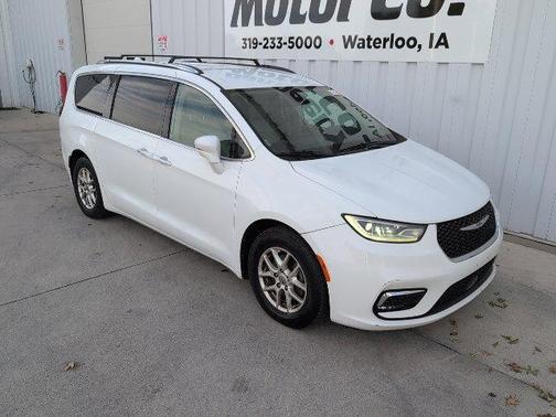 Bright White Clearcoat 2021 Chrysler Pacifica Touring-L