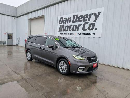 2023 Chrysler Pacifica Touring-L