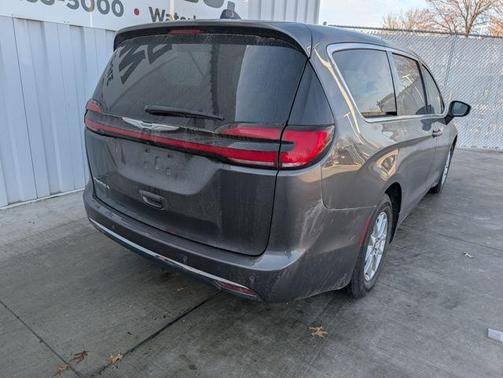 2023 Chrysler Pacifica Touring-L