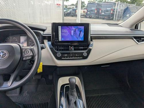 Ice 2024 Toyota Corolla LE