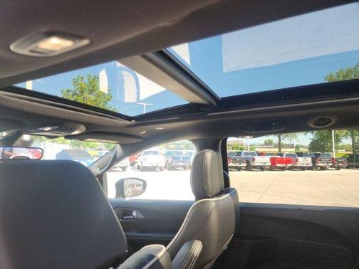 Diamond Black 2027 Chrysler Pacifica LIMITED