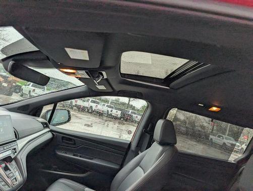 Radiant Red Metallic II 2025 Honda Odyssey Sport-L