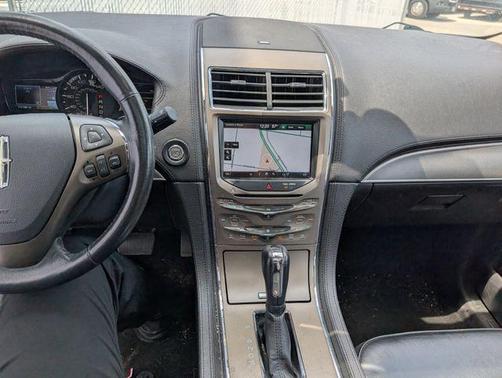 Tuxedo Black Metallic 2013 Lincoln MKX Base