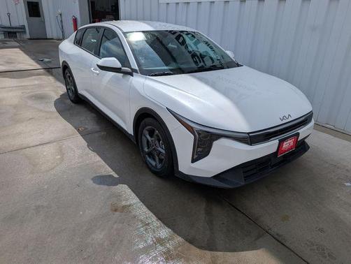 Snow White Pearl 2025 Kia K4