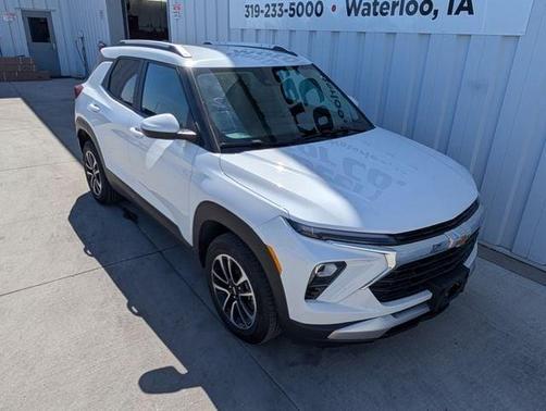 Summit White 2025 Chevrolet Trailblazer LT