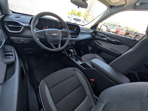 Summit White 2025 Chevrolet Trailblazer LT