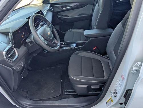 Summit White 2025 Chevrolet Trailblazer LT