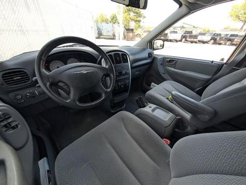 2005 Chrysler Town & Country Touring