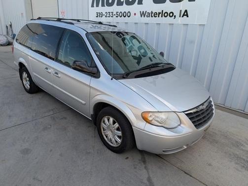2005 Chrysler Town & Country Touring
