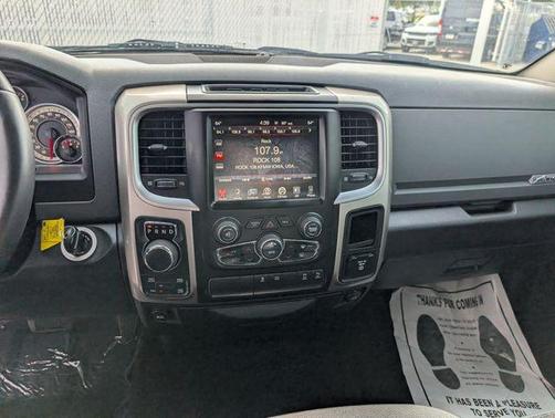 Bright White Clearcoat 2017 RAM 1500 Big Horn