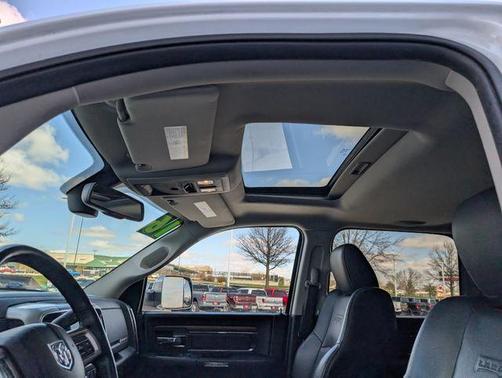 Bright White Clearcoat 2016 RAM 2500 Laramie