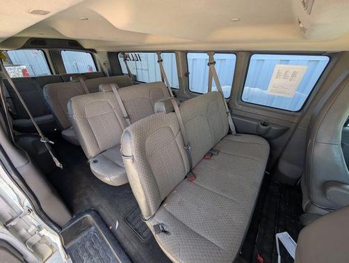 Summit White 2016 Chevrolet Express 3500 LT