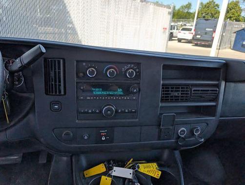 Summit White 2016 Chevrolet Express 3500 LT
