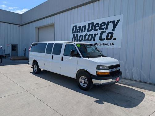 Summit White 2016 Chevrolet Express 3500 LT