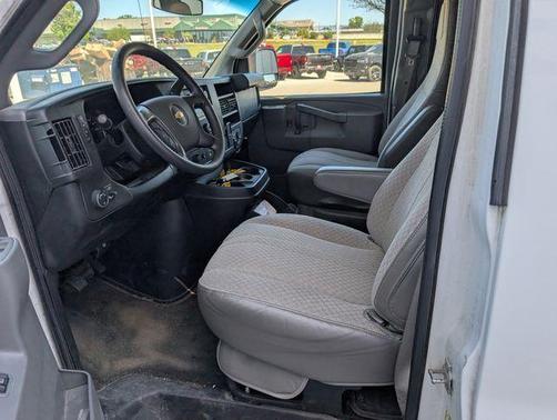 Summit White 2016 Chevrolet Express 3500 LT
