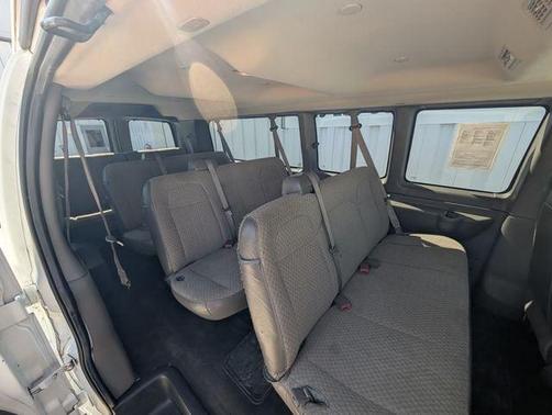 Summit White 2016 Chevrolet Express 3500 LT