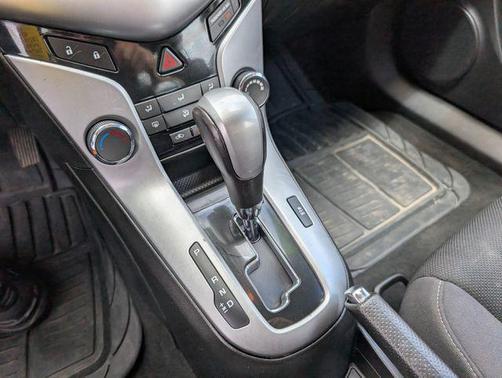 Silver Ice Metallic 2013 Chevrolet Cruze 1LT