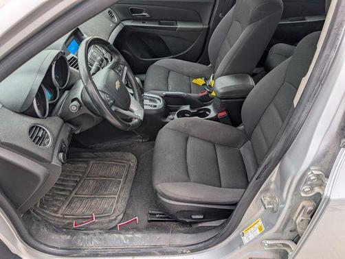 Silver Ice Metallic 2013 Chevrolet Cruze 1LT