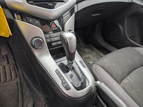 Silver Ice Metallic 2013 Chevrolet Cruze 1LT