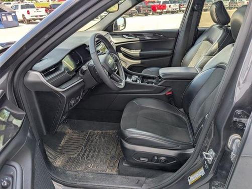 Metallic 2023 Jeep Grand Cherokee L Laredo