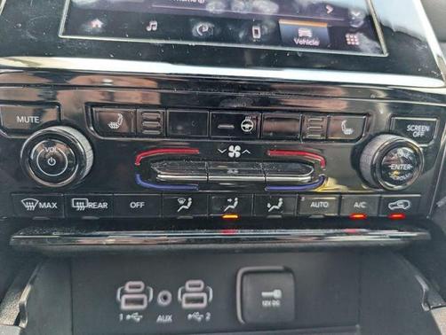 Metallic 2023 Jeep Grand Cherokee L Laredo