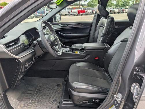 Metallic 2023 Jeep Grand Cherokee L Laredo