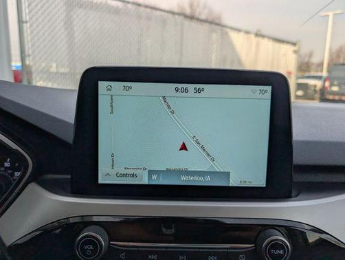 Black Metallic 2022 Ford Escape SE