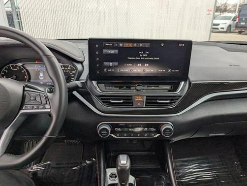 2025 Nissan Altima SR