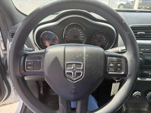 Bright White Clearcoat 2013 Dodge Avenger SE