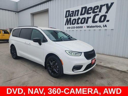 Bright White Clearcoat 2026 Chrysler Pacifica Select
