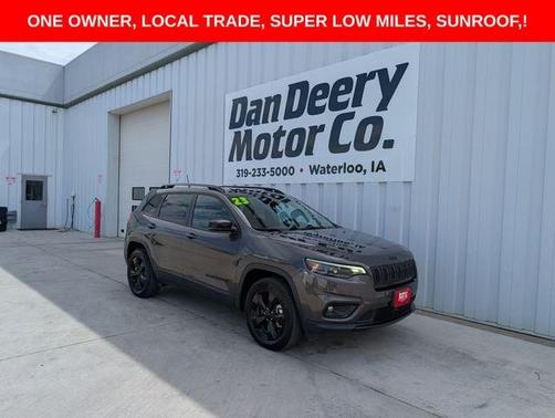 Granite Crystal Clearcoat Metallic 2023 Jeep Cherokee Altitude Lux