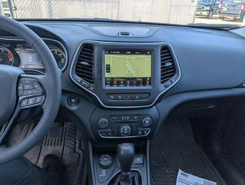 Granite Crystal Clearcoat Metallic 2023 Jeep Cherokee Altitude Lux