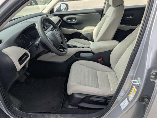 Lunar Silver Metallic 2025 Honda HR-V LX