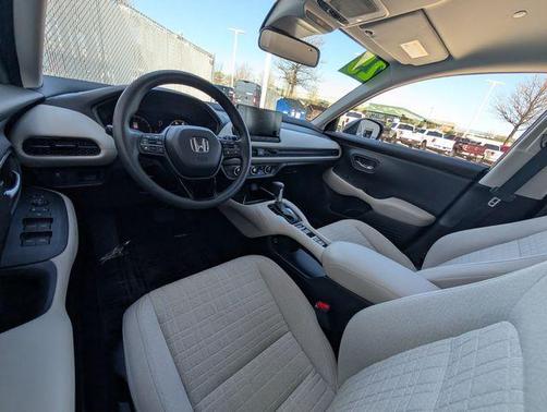 Lunar Silver Metallic 2025 Honda HR-V LX