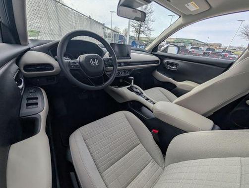 Lunar Silver Metallic 2025 Honda HR-V LX