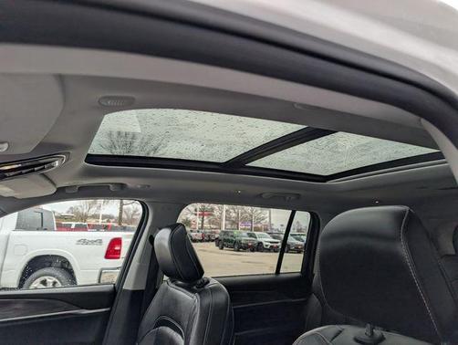 Bright White Clearcoat 2021 Jeep Grand Cherokee L Limited