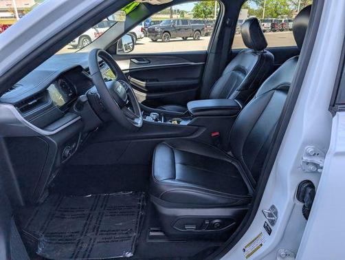 Bright White Clearcoat 2025 Jeep Grand Cherokee L Limited