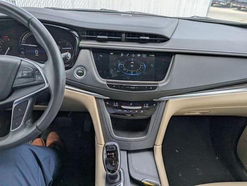Stellar Black Metallic 2018 Cadillac XT5 Base