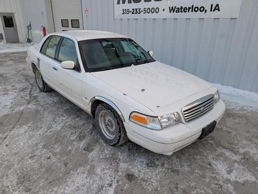 2002 Ford Crown Victoria LX