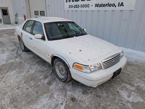 2002 Ford Crown Victoria LX