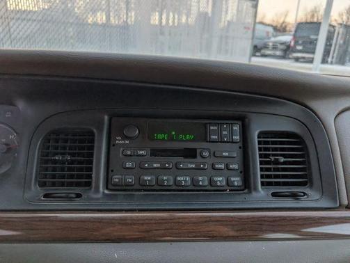 2002 Ford Crown Victoria LX