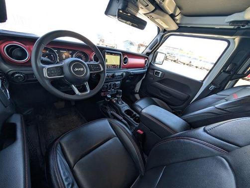 Bright White Clearcoat 2023 Jeep Wrangler Rubicon