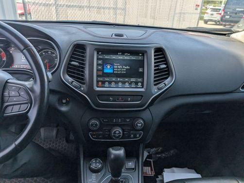 Hydro Blue Pearlcoat 2021 Jeep Cherokee Trailhawk