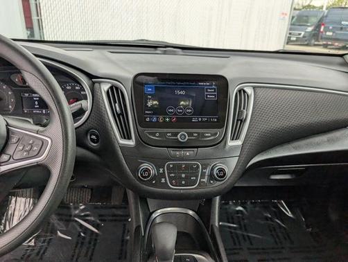 Summit White 2024 Chevrolet Malibu LT