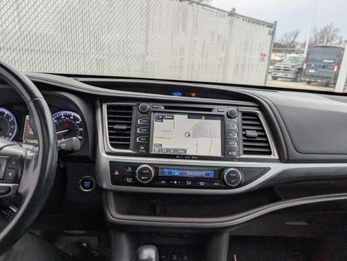 2018 Toyota Highlander Limited Platinum