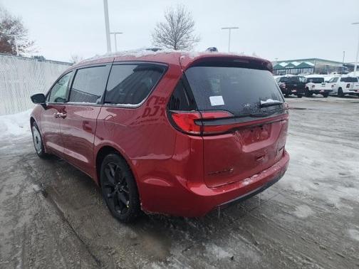 2026 Chrysler Pacifica Limited