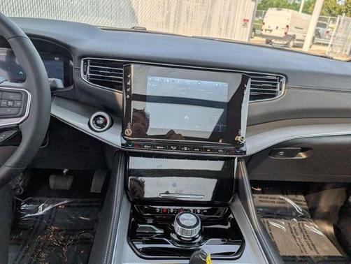 Bright White Clearcoat 2024 Jeep Wagoneer Series II