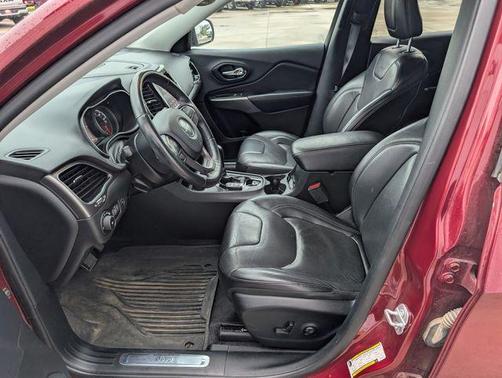 Velvet Red Pearlcoat 2019 Jeep Cherokee Limited