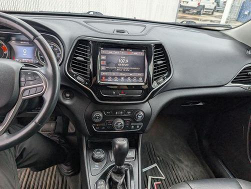 Velvet Red Pearlcoat 2019 Jeep Cherokee Limited