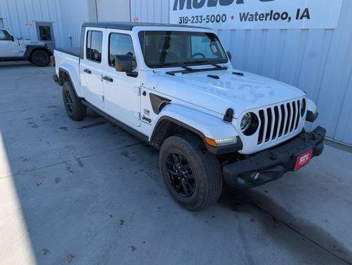 Bright White Clearcoat 2023 Jeep Gladiator Sport